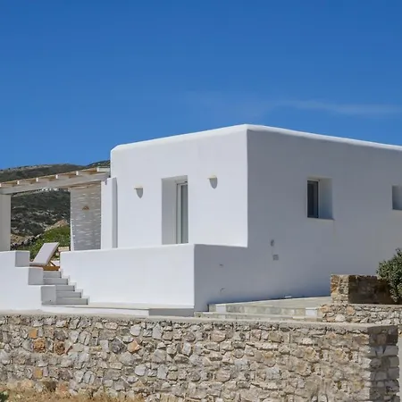 Salty Villas, Chrissipi